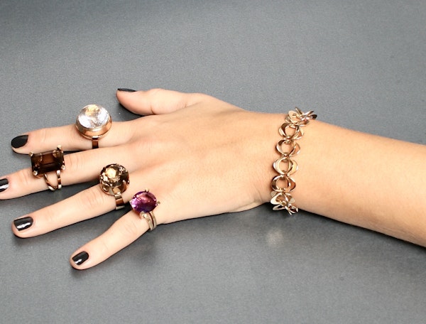 Theresia Hvorslev 18k Gold flower Bracelet - image 4