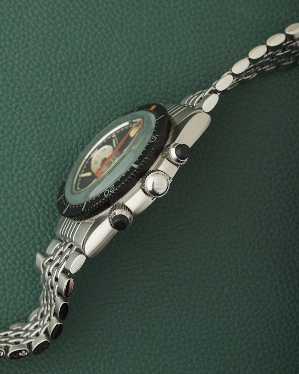 Universal Genève Ref. 885104/01 Space Compax 1960s - image 4