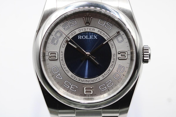 Rolex Oyster Perpetual 116000 - image 2