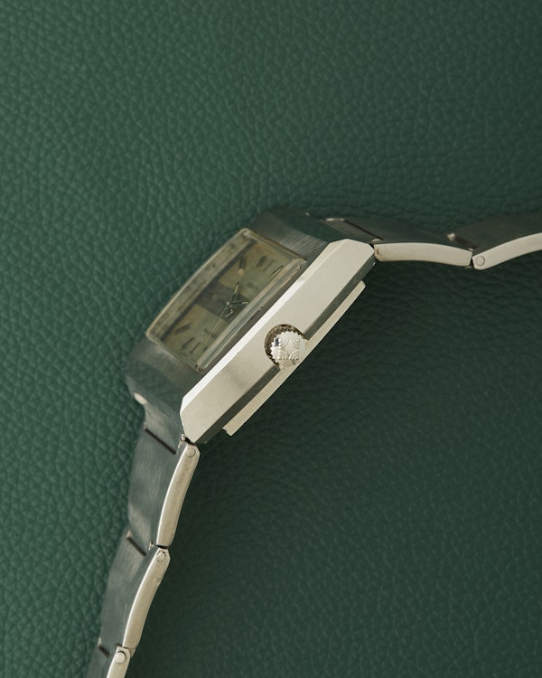 Zenith Ref. A769 Respirator TV-Shaped Case Lobster Bracelet 1974 - image 4