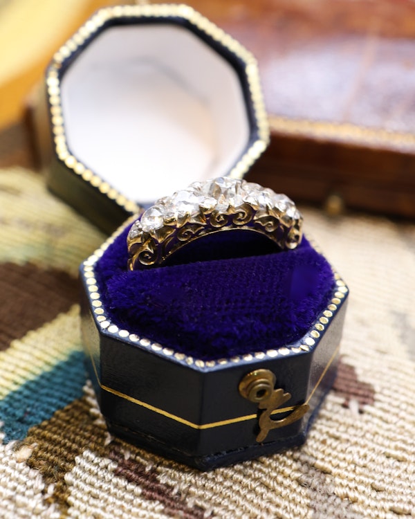 Downstairs at Grays: 18ct Yellow Gold Five Stone Diamond Ring, English Circa 1890 - image 3
