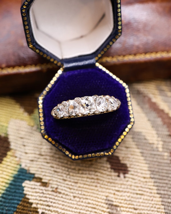 Downstairs at Grays: 18ct Yellow Gold Five Stone Diamond Ring, English Circa 1890 - image 1