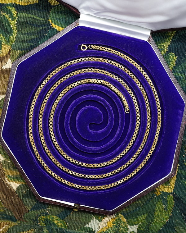 Downstairs at Grays: A very fine Georgian Pinchbeck Chain Circa 1790, with later clasp. - image 5