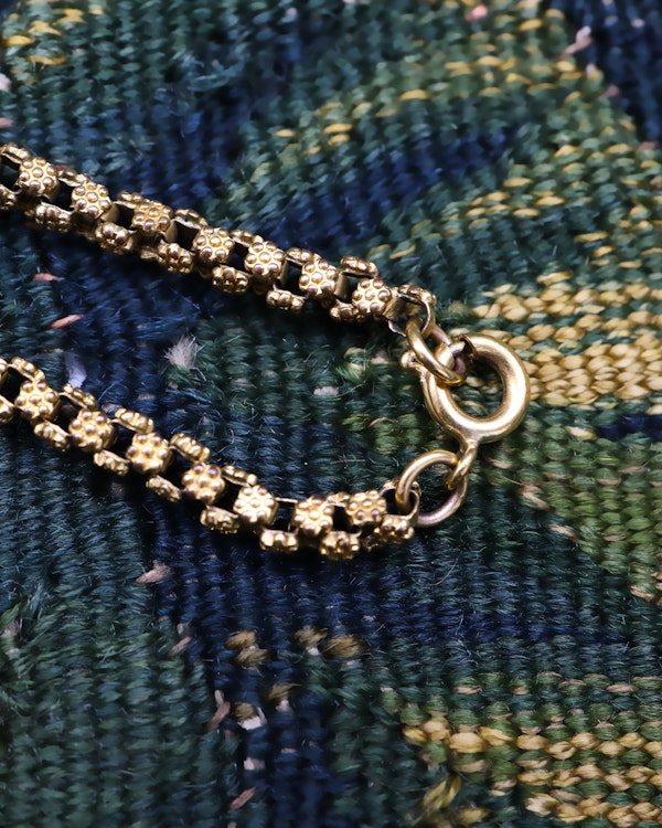 Downstairs at Grays: A very fine Georgian Pinchbeck Chain Circa 1790, with later clasp. - image 4