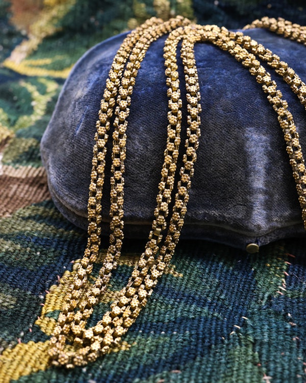 Downstairs at Grays: A very fine Georgian Pinchbeck Chain Circa 1790, with later clasp. - image 1