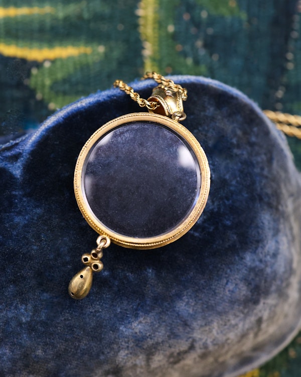 Downstairs at Grays: 15ct Yellow Gold (Tested), Etruscan Revival, Enamel Pendent Circa 1870 - image 4