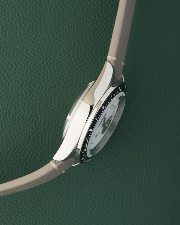 Hoffman x Perpetuel Racing 40 Panda UAE 50th Anniversary Limited Edition Manual Chronograph - image 5