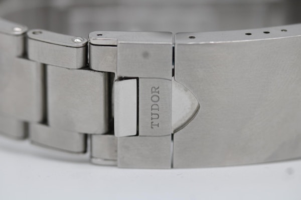 Tudor Black Bay Harrods 79230G - image 6