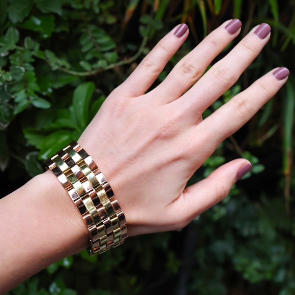 Lovely French 18ct Two-tone Gold Bracelet at Deco&Vintage Ltd - image 2
