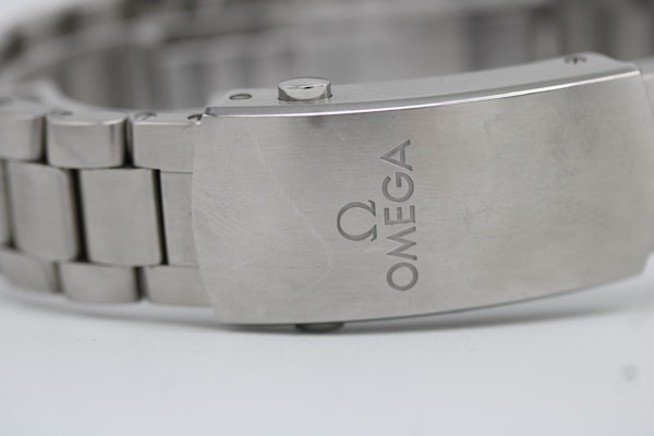 Omega Seamaster Planet Ocean 215.30.44.21.03.001 - image 15