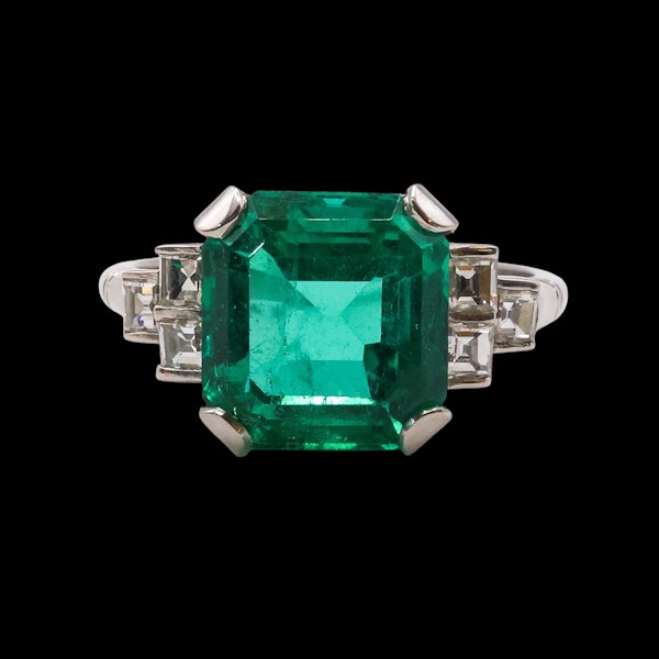 Beautiful 4.45ct Colombian Minor oil Emerald And Diamond Platinum Ring at Deco&Vintage Ltd - image 3