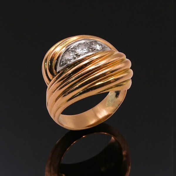 Lovely Vintage 18ct Gold Diamond Ring at Deco&Vintage Ltd - image 4