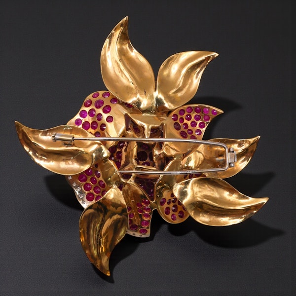 Lovely Vintage Ruby and Diamond Brooch at Deco&Vintage Ltd - image 4