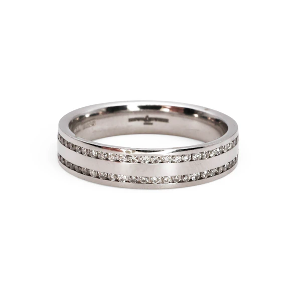 18ct White Gold Eternity / Wedding Ring - image 4