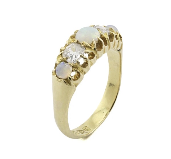 18ct Yellow Gold Opal & Diamond 5-Stone Ring - image 3