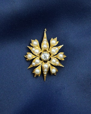 Downstairs at Grays: A fine 15ct Yellow Gold (tested) Seed Pearl & Diamond Starburst Pendant Circa 1880