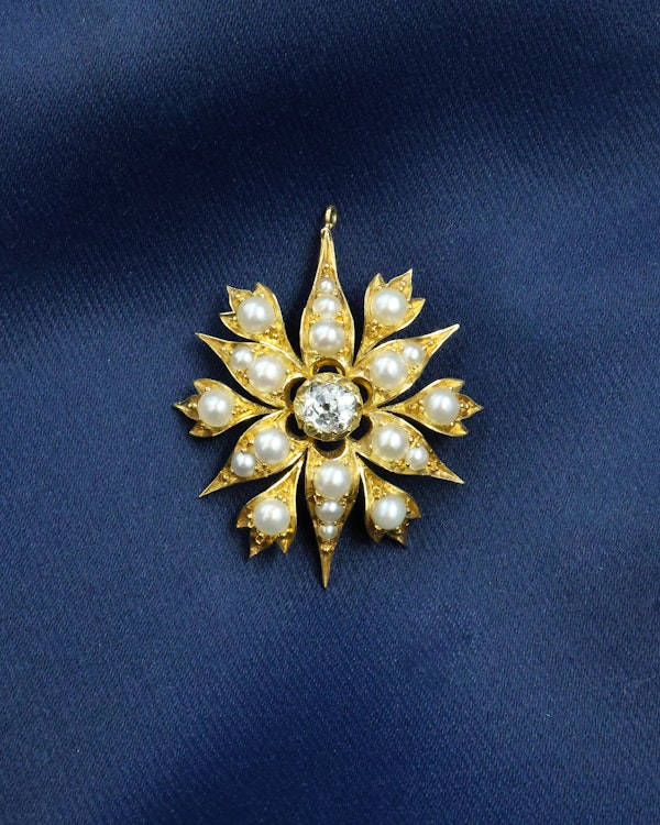 Downstairs at Grays: A fine 15ct Yellow Gold (tested) Seed Pearl & Diamond Starburst Pendant Circa 1880 - image 1