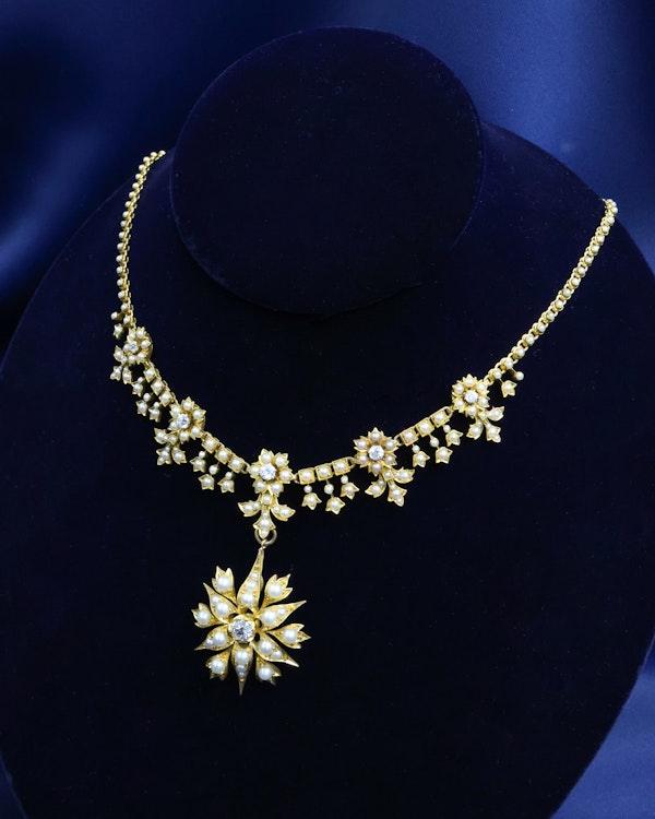 Downstairs at Grays: A fine 15ct Yellow Gold (tested) Seed Pearl & Diamond Starburst Pendant Circa 1880 - image 3