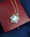 Downstairs at Grays: A very fine Hard stone (Carnelian), Cameo Pendant surrounded by five Natural Pearls and Diamonds in 15 carat (tested), Yellow Gold. Circa 1870 - image 4