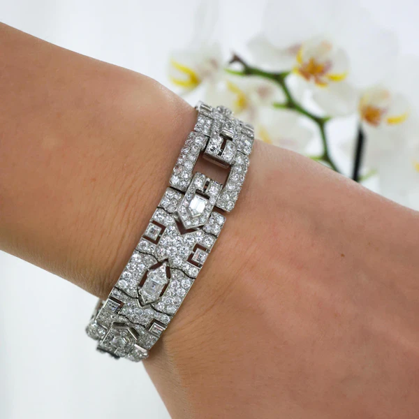 Cartier French Art Deco Diamond and Platinum Bracelet, 18.70 Carats, Circa 1929 - image 7