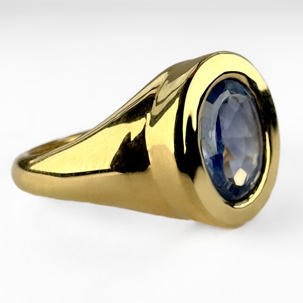 Sapphire Signet Ring - Saddingtons Jewellery Stand 375 - image 2