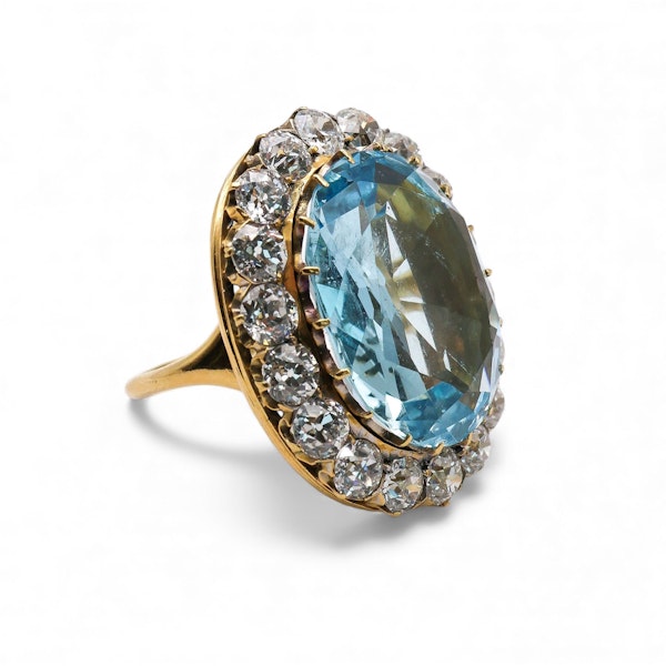 Vintage Aquamarine, Diamond and 18ct Gold Cluster Ring, 14.00 Carats - image 5