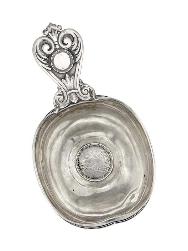 Russian silver coin kovsh, St Petersburg. c1910 by Nikolai Kemper. - image 4