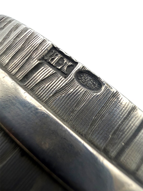 Russian silver and enamel trompe l'oeil barrel box, Moscow, c.1880 by Khlebnikov. - image 4