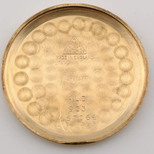 Gold Omega Ref. 923 vintage wristwatch - image 9