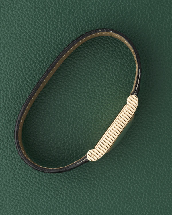 Boucheron Reflet Ref. BT90B 247 Yellow Gold 18K Ribbed Case Design - image 5