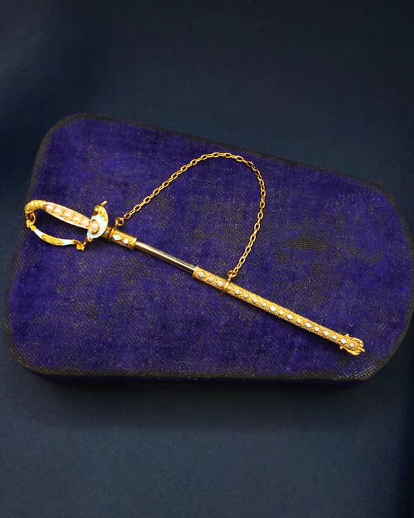Downstairs at Grays: A very finely worked High Carat Yellow Gold Turquoise, Enamel & Pearl Sword Pin, with Eagles Head. Circa 1890 - image 2