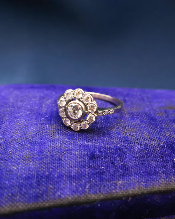 Downstairs at Grays: Diamond 'Halo' Cluster Ring Circa 1935 - 1955 - image 3