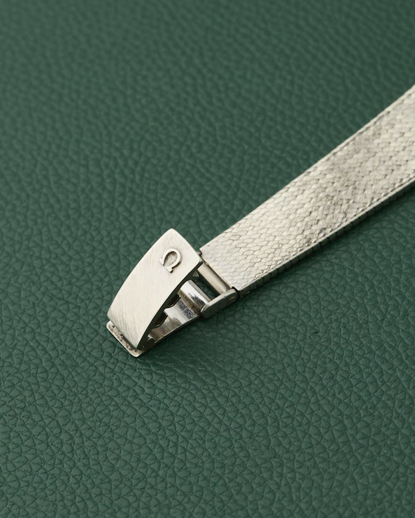 Omega Ref. 171BCF27P White Gold 18k Diamonds & Emeralds Cocktail Watch - image 10