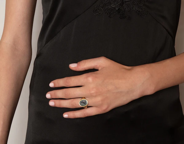 18ct Oval Engraved Bloodstone Signet - Spectrum Antiques - image 2