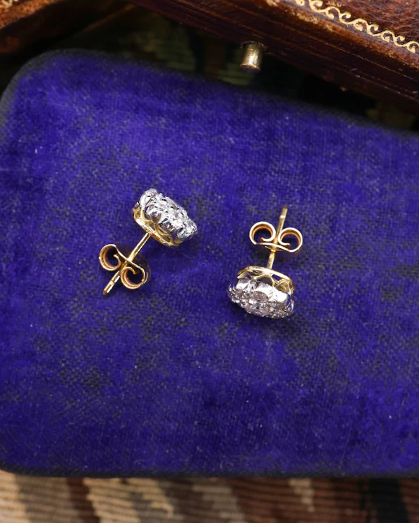 Downstairs at Grays: 18ct Yellow Gold & Platinum Diamond Cluster Earrings. Pre-owned - image 3