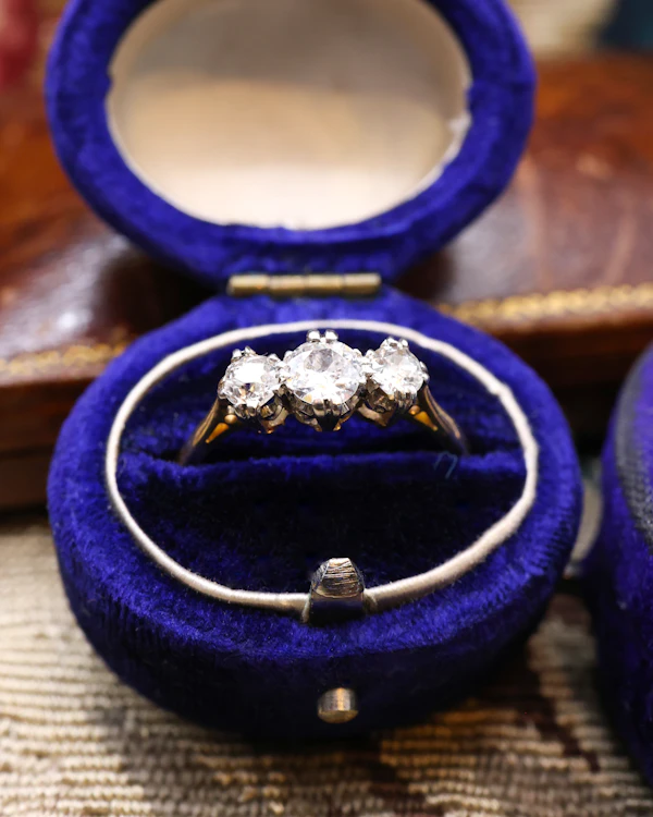 Downstairs at Grays: 18ct Yellow Gold and Platinum 0.90ct Diamond Three Stone Ring - Dated  1/1/1936 - image 2
