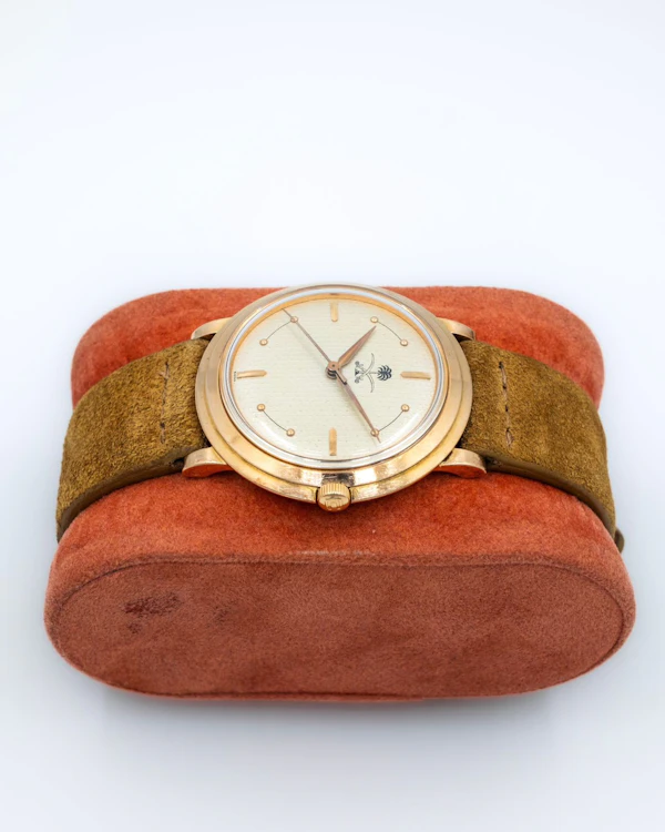 1960 Universal Geneve Disco Volante - Pink Gold Guilloche Dial Saudi Armed Forced - image 6