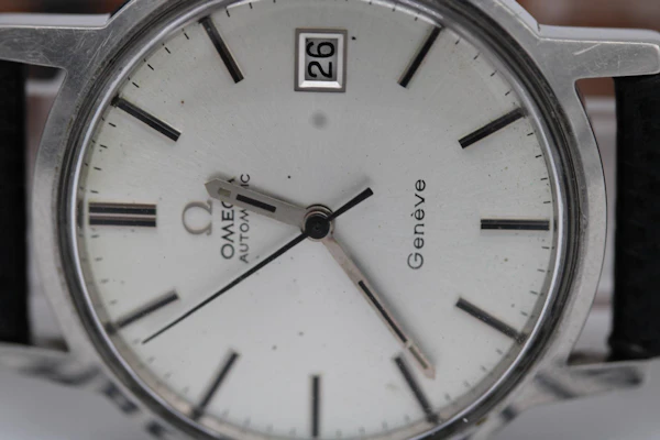 Omega Geneve Date 166.070 - image 4