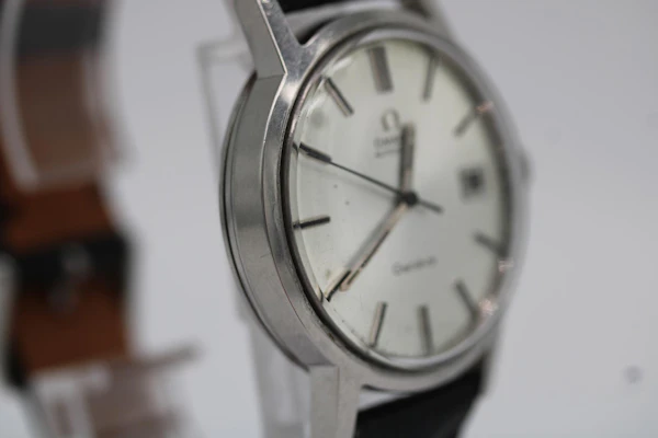 Omega Geneve Date 166.070 - image 8