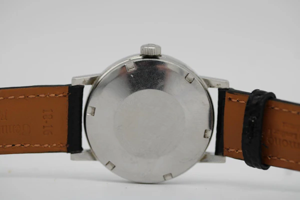 Omega Geneve Date 166.070 - image 9