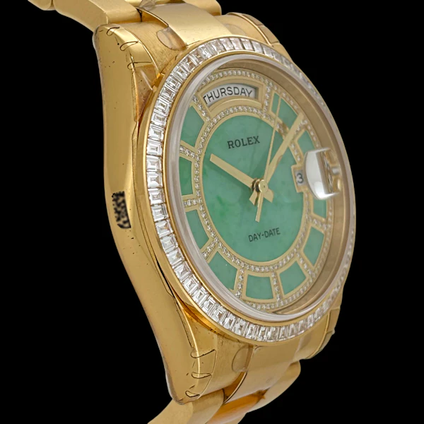 ROLEX DAY-DATE 36 YELLOW GOLD OYSTER UNWORN FULL SET 2014 FACTORY DIAMOND BEZEL GREEN JADE CAROUSEL DIAMOND DIAL - 118398RB - image 3