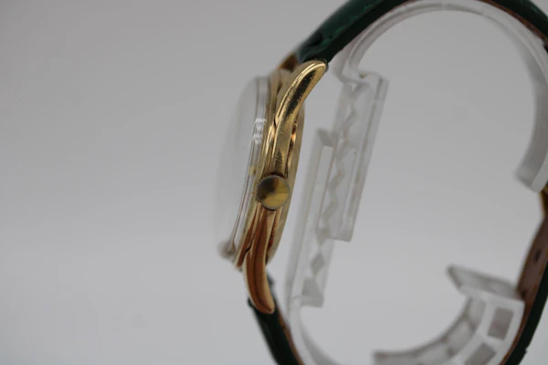 Omega Dennison Case 9ct Yellow gold 923 - image 7