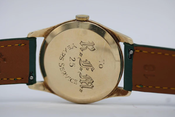 Omega Dennison Case 9ct Yellow gold 923 - image 2