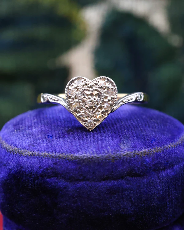 Downstairs at Grays: Diamond Heart Shaped 18 Carat Gold & Platinum Ring - image 2