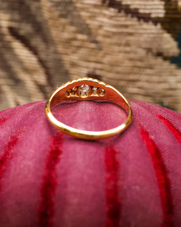 Downstairs at Grays: 18ct Yellow Gold Diamond Five Stone Ring Circa 1900 - image 3