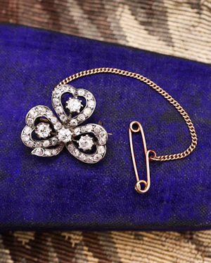 Downstairs at Grays: A very fine Victorian Diamond Trefoil brooch. Circa 1890
