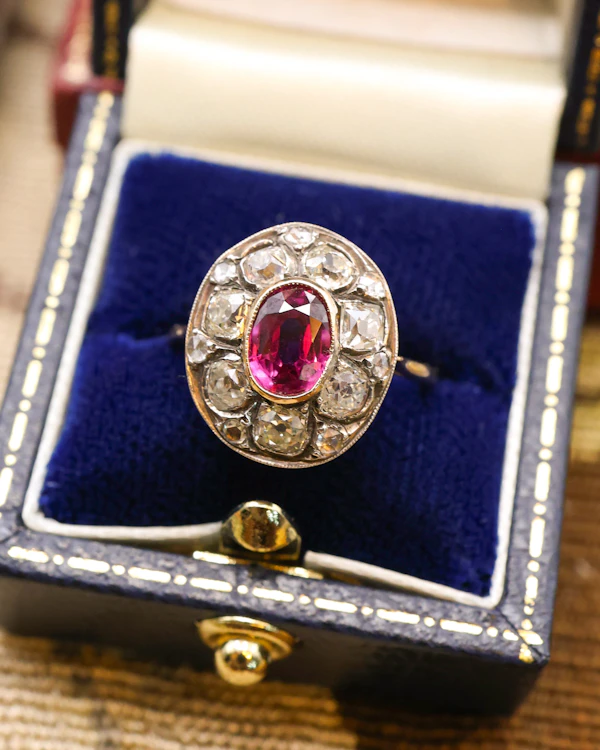 Downstairs at Grays: Natural "Siamese" Oval Ruby and Diamond Cluster Ring Circa 1910 - image 1