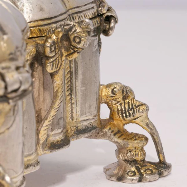 Antique late 19th Century Indian parcel gilt Solid Silver spice box (pandan). - image 3