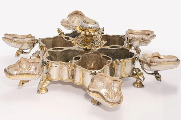 Antique late 19th Century Indian parcel gilt Solid Silver spice box (pandan). - image 2