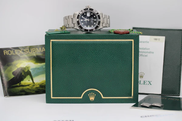 Rolex Submariner 16610 Full Set 2004 (F Serial) - image 11